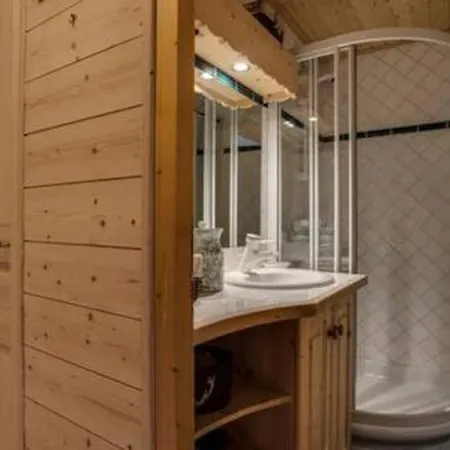 Ancolie 2e Cosy Dans Un *